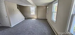 3 bed, 1.0 bath, 1040 sqft, $2,000 — Photo 2