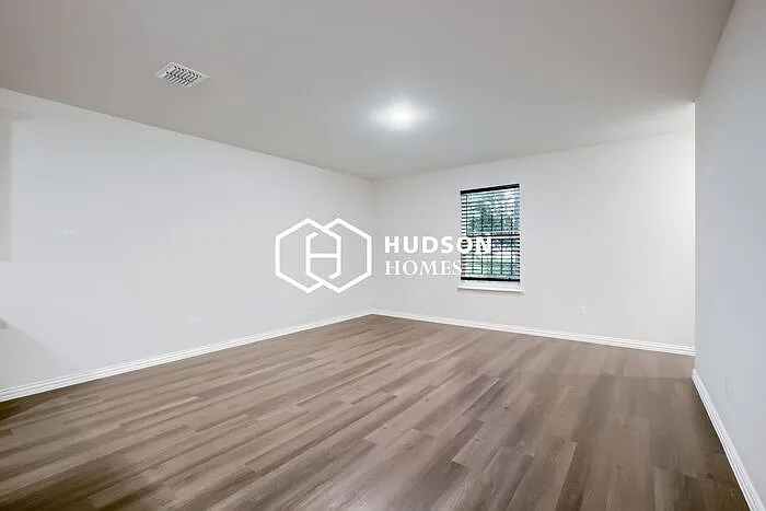 609 Sherman St — Photo 5