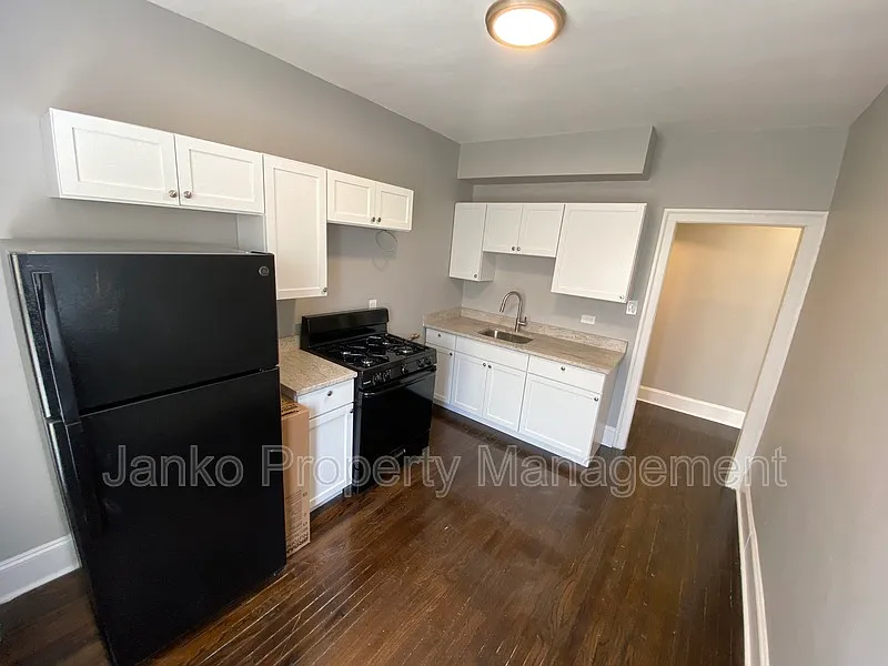 5352 W Division St #2F