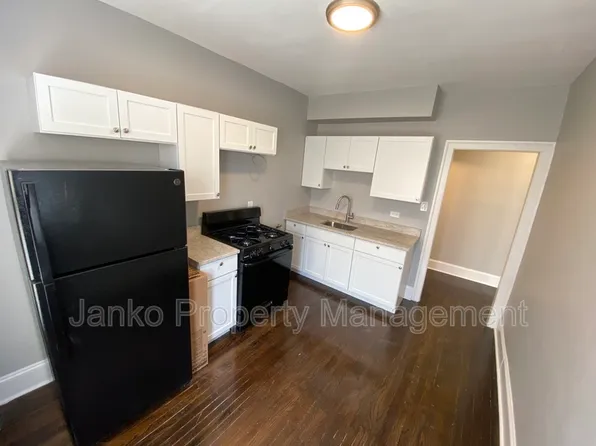 5352 W Division St #2F, Chicago, IL 60651