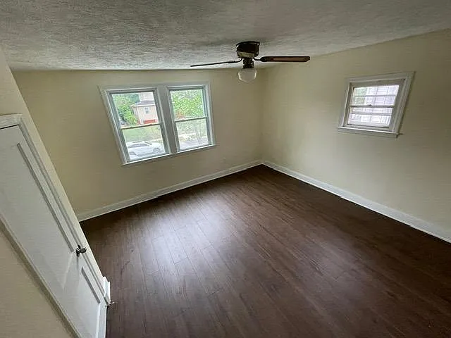 3920 Fairview Ave — Photo 16