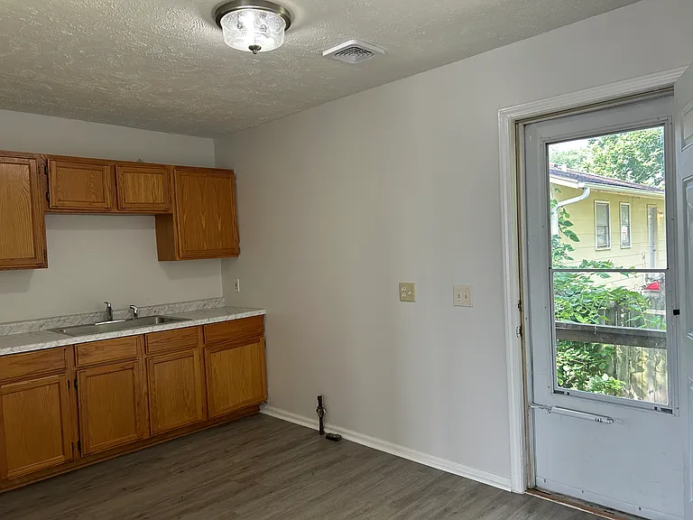 5004-08 N 33rd St #5008 — Photo 3