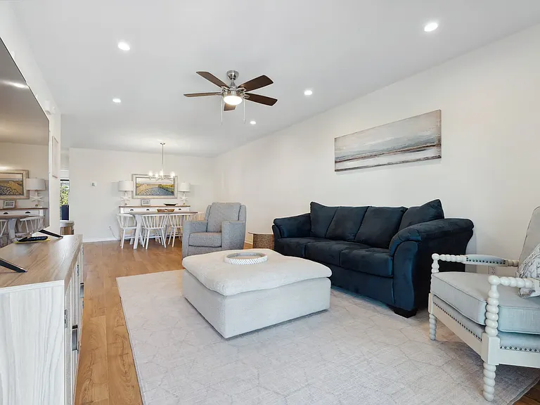 608 Carolina Beach Ave N #1B — Photo 2