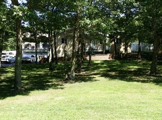 21 Hildreth Rd S, Hampton Bays, NY 11946