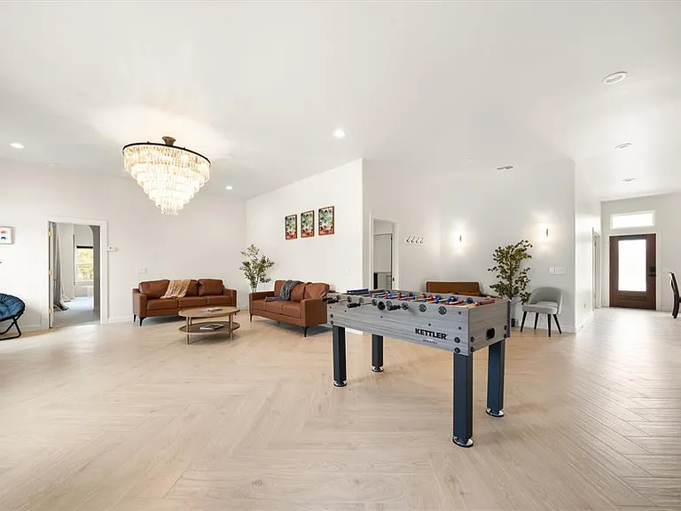 1304 Katelyn Ct — Photo 15