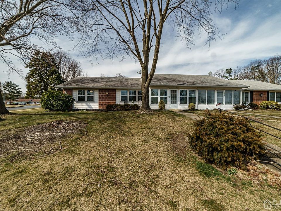 1st image of 540A Portsmouth Dr #1001