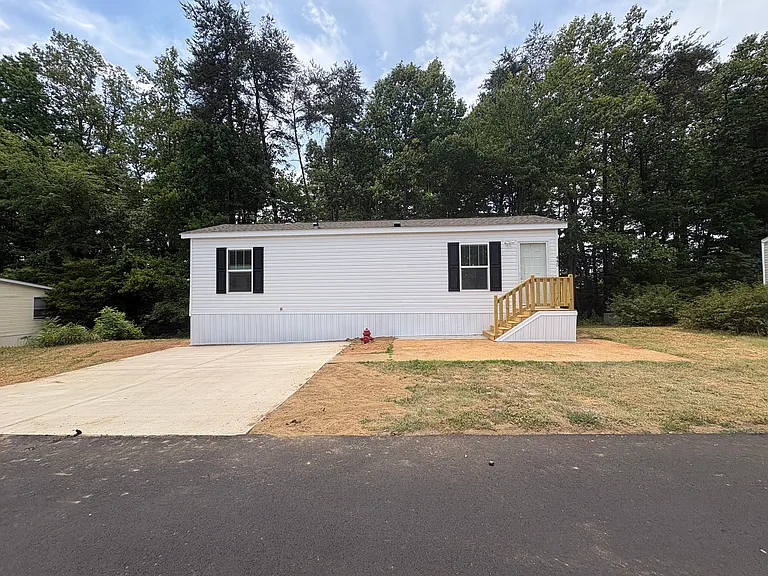 Oakwood Forest — Photo 10