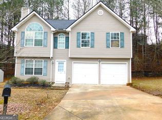225 Laura Cir, College Park, GA 30349