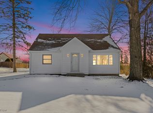 1724 Krumroy Rd, Akron, OH 44312