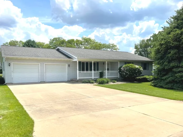 802 Burgess Dr, Utica, IL 61373