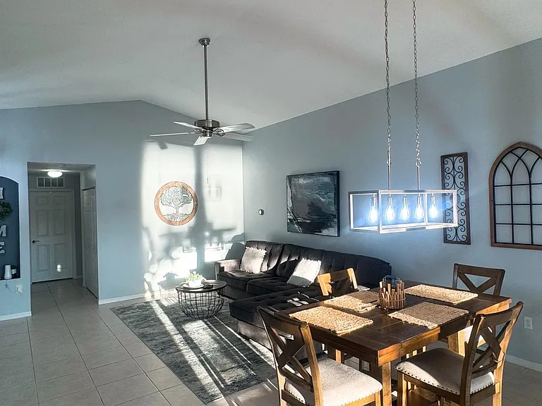 532 SW Indian Key Dr — Photo 11