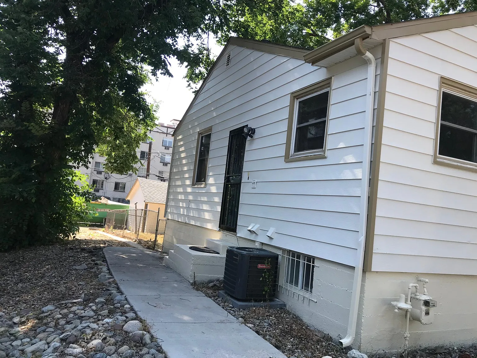 2 bed, 870 sqft, $1,850 — Photo 3