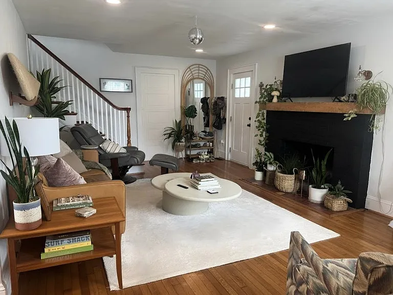 320 23rd St — Photo 3