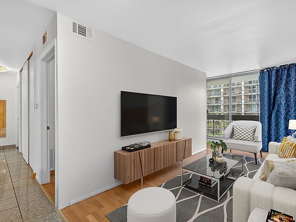 2nd image of 5901 N Sheridan Rd APT 7G