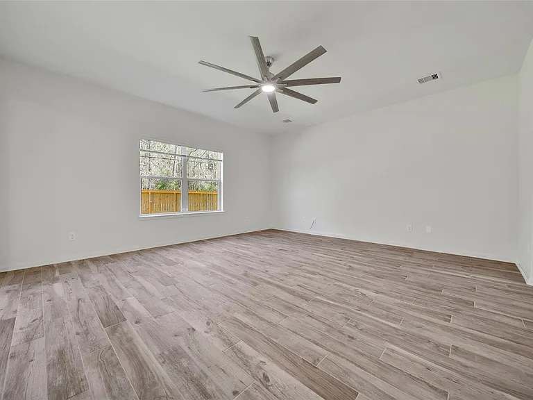 305 Crooked Pine Ct — Photo 16