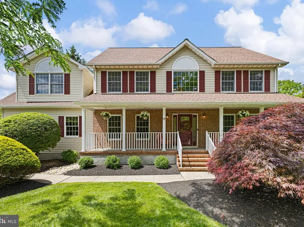 59 Sara Dr, Robbinsville, NJ 08691