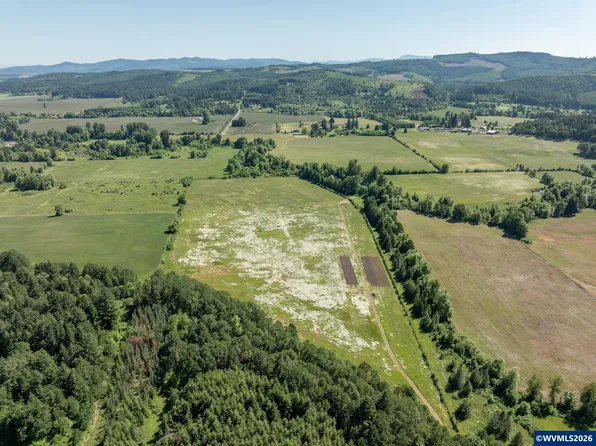 17940 Falls City Rd, Dallas, OR 97338