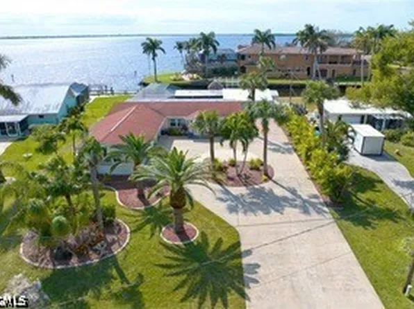 1757 Seafan Cir, North Fort Myers, FL 33903