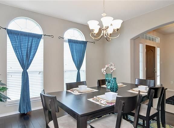 5th image of 1383 Waters Edge Dr