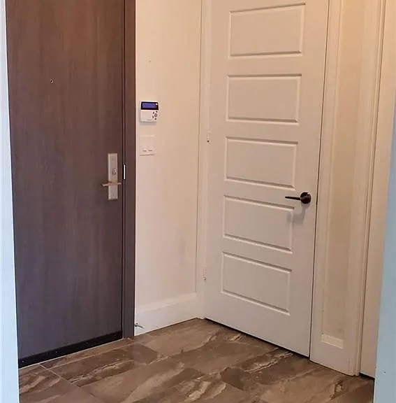 25 Water Walk Dr #Penthouse 17 — Photo 3