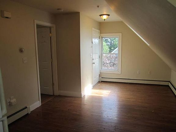 3rd image of 110 Marianna St APT 3
