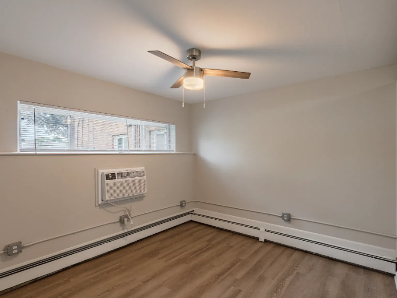 Walnut Manor Apartments — Photo 4