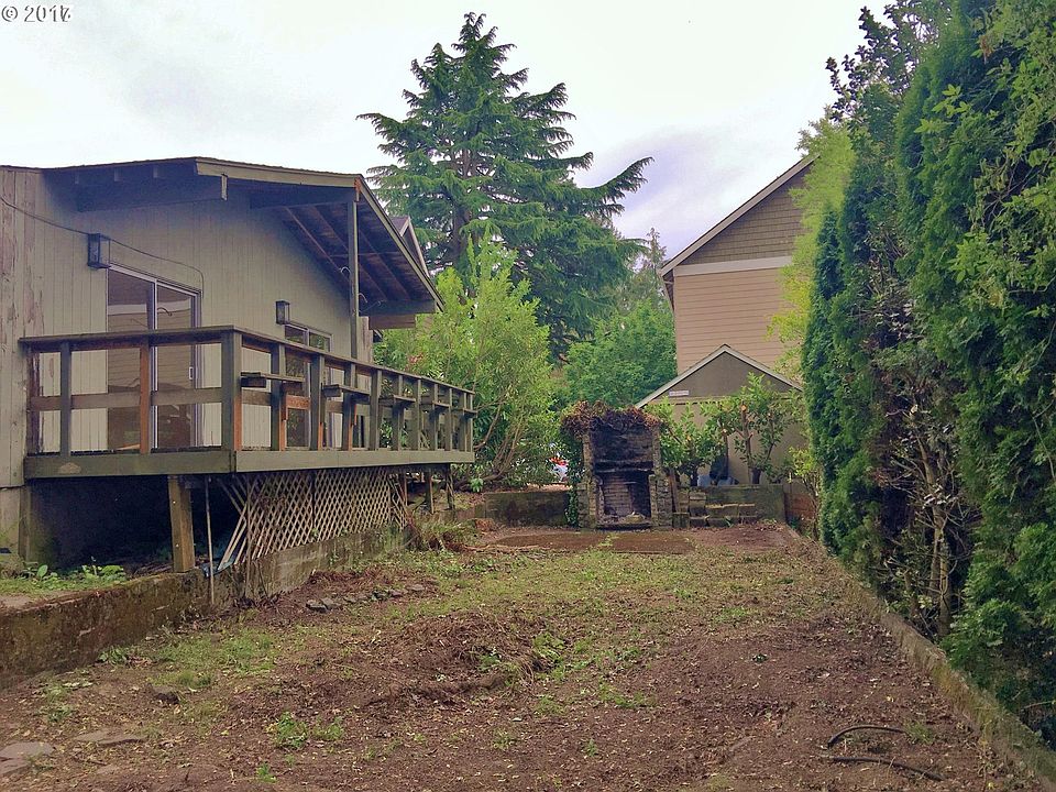2nd image of 3544 SW Vermont St