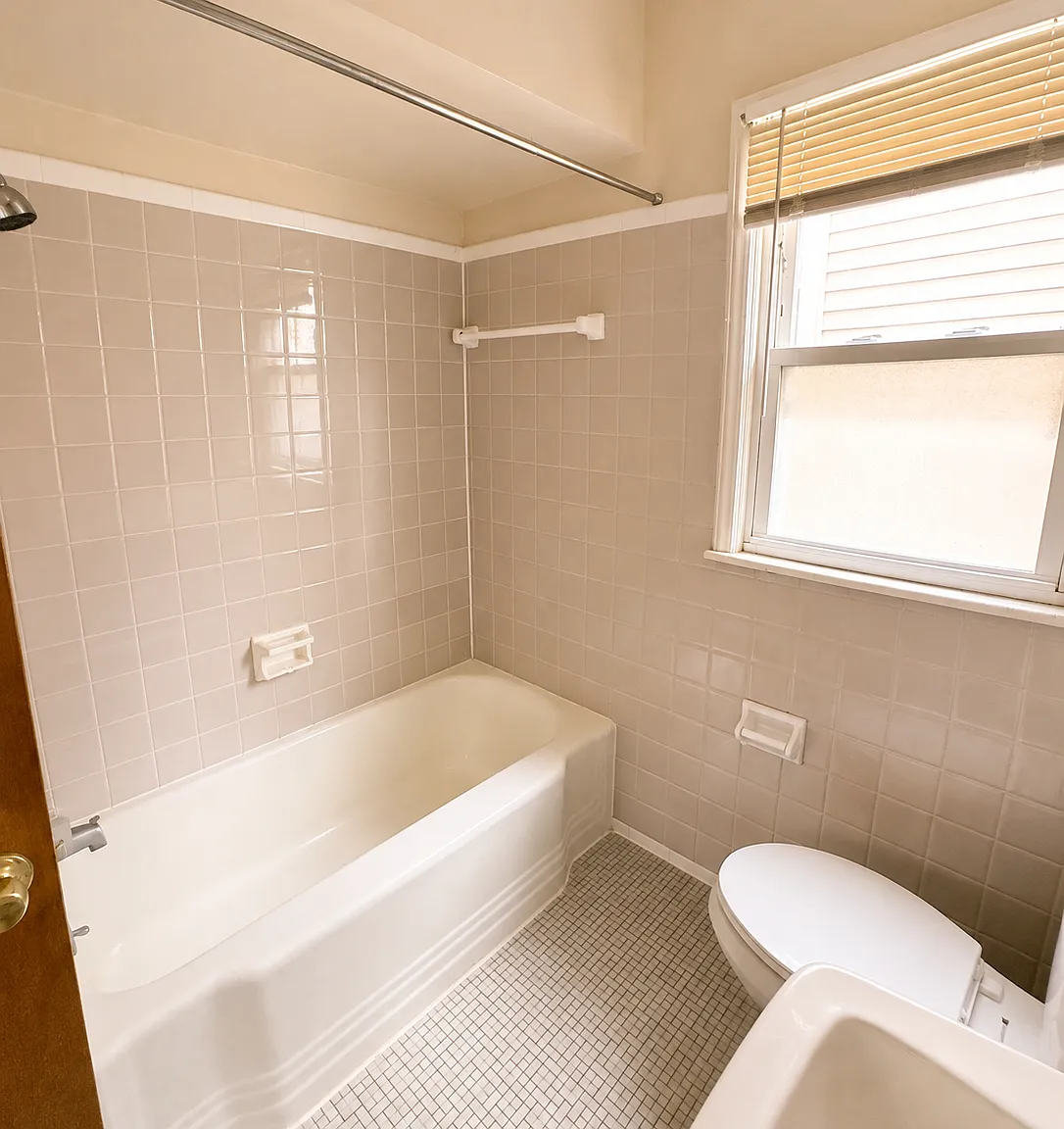 2 bed, $1,200 — Photo 3