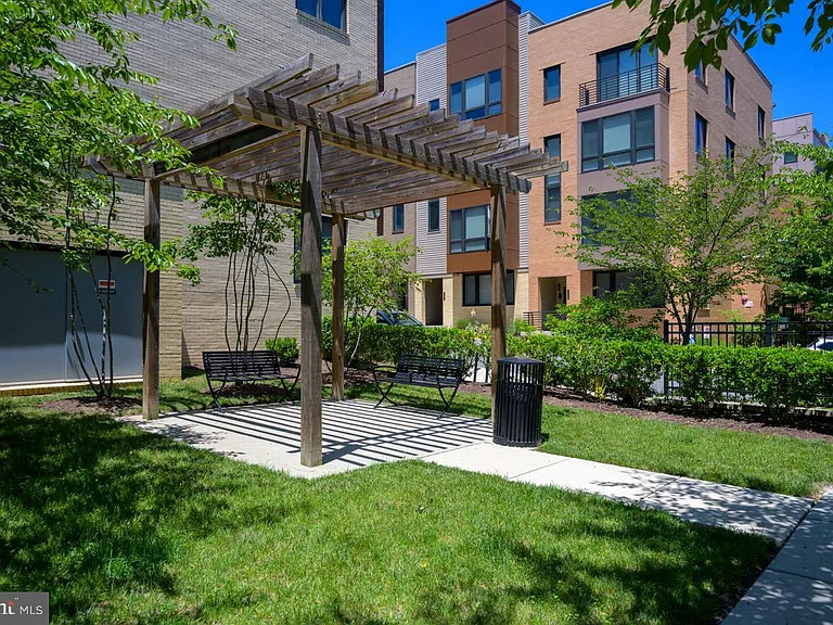5130 Cambria Way #101 — Photo 28