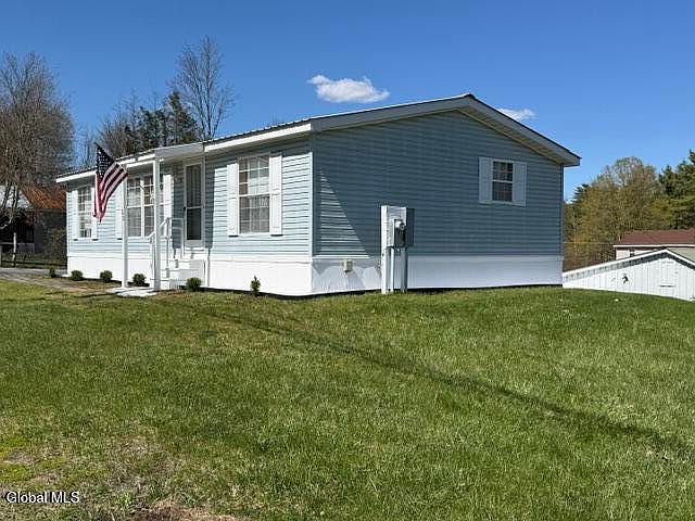 1st image of 52 2nd Avenue