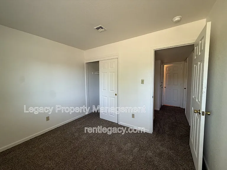 6635 Chandler Dr — Photo 7