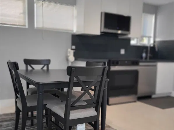 2504 23rd St #B, Santa Monica, CA 90405