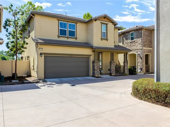 28475 Sunflower St, Highland, CA 92346