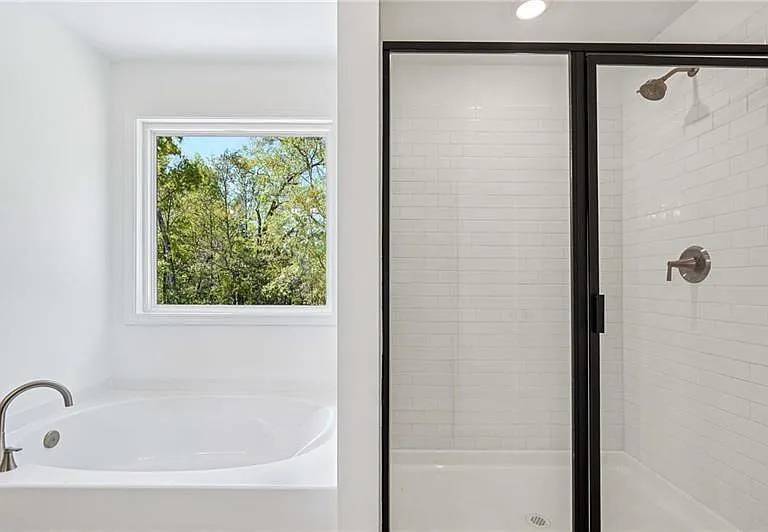 240 Silverleaf Trl — Photo 14