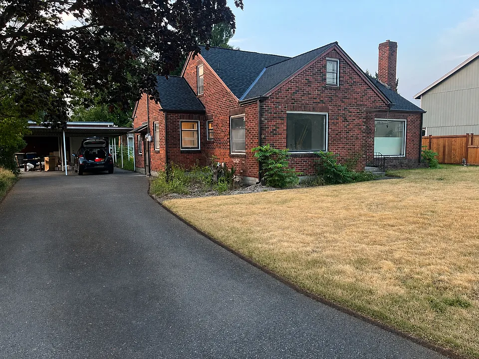110 3rd Ave SW