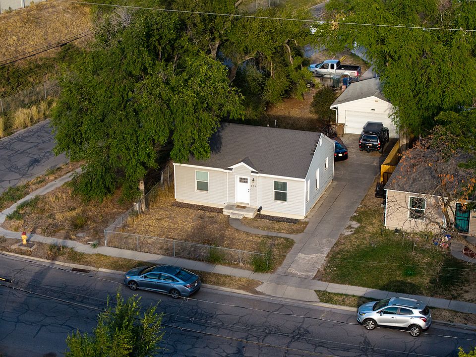 1st image of 229 S Navajo St