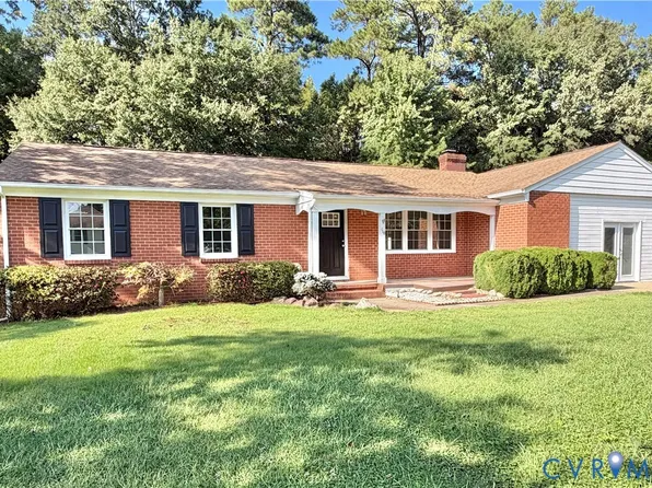 110 Hampton Dr, Colonial Heights, VA 23834