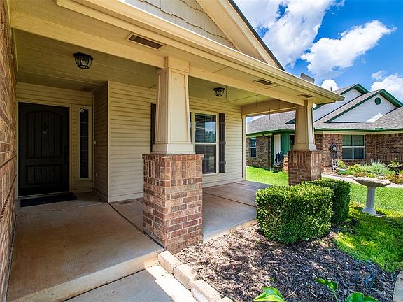 2nd image of 1009 Bear Mountain Dr