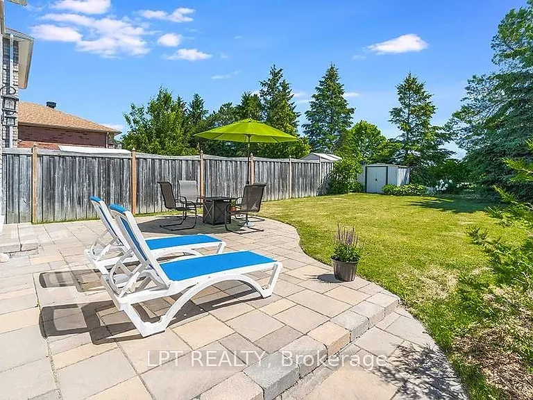 35 Clute Cres — Photo 16