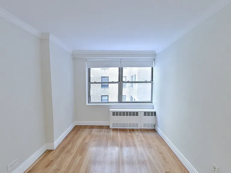 210 W 89th St #6C — Photo 4
