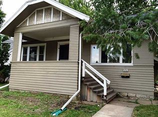 219 18th St NW, Cedar Rapids, IA 52405