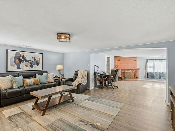 3rd image of 1000 W Superior St