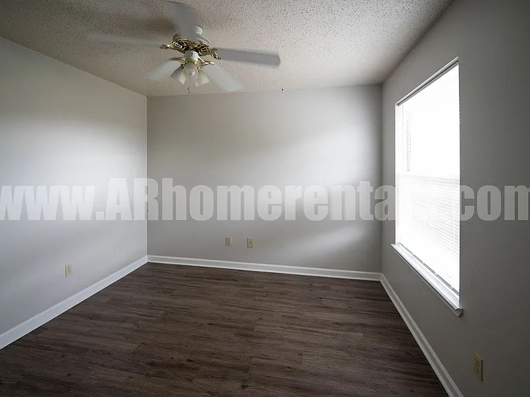 2415 Washington Ave — Photo 7