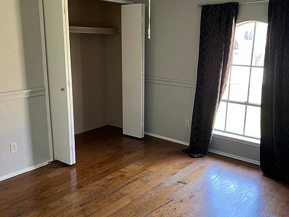 4th image of 3328 Glenwood Ln