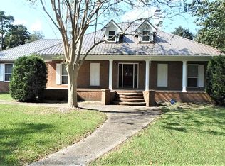 12 Marsh Ct, Woodbine, GA 31569