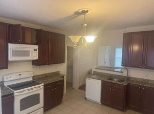 293 School St #2L, Stoughton, MA 02072