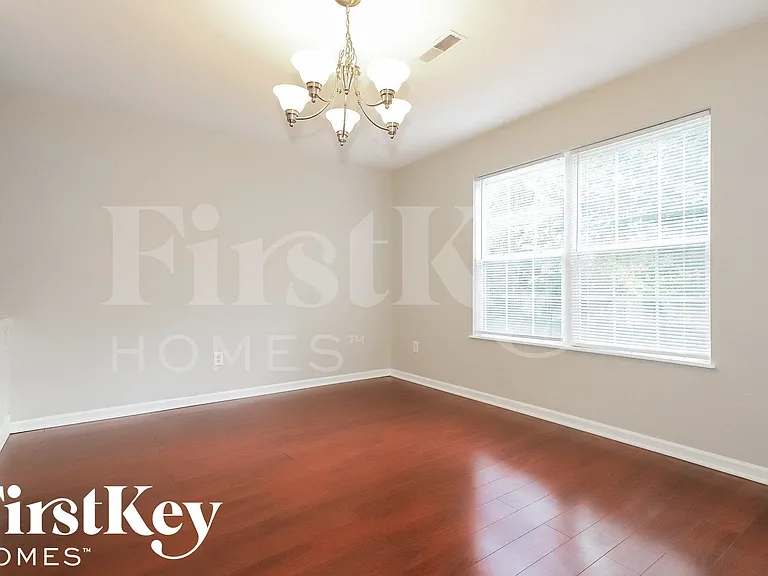 1391 Bearsden Dr — Photo 3