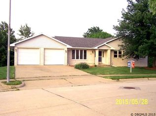 4754 Colonel Dr, Dubuque, IA 52002