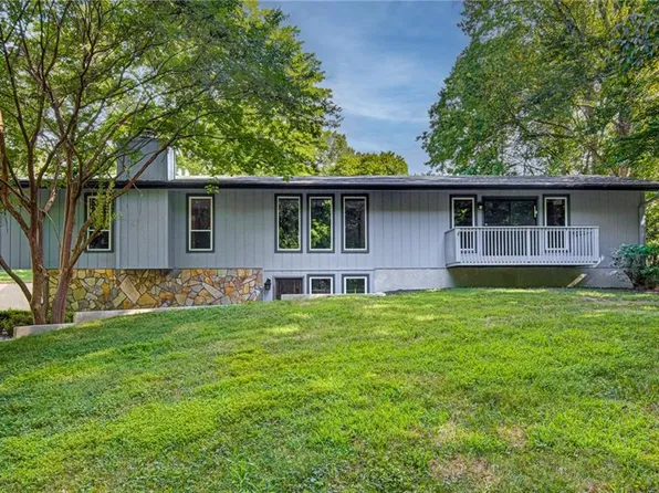 8817 Belhaven Ct, Lewisville, NC 27023