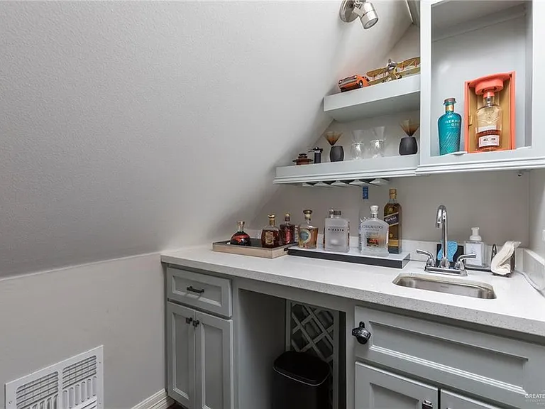 2608 Arroyo Ave — Photo 24